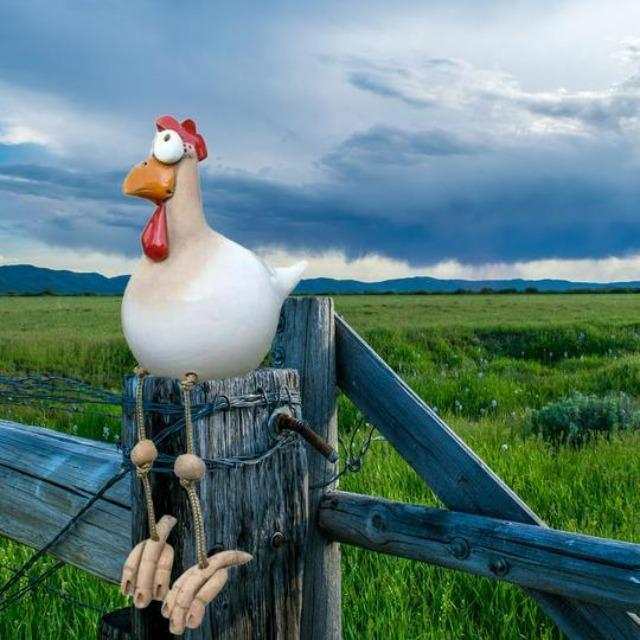 Kippen Tuinbeeld - CluckDecor - Grappig Ontwerp - Houten Paal Decoratie