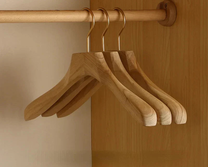 Kledinghangers - WoodEase - Premium Kamferhout - Brede Schouders