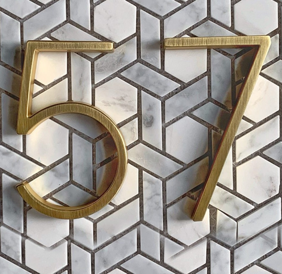Huisnummers - LuxiNum - Modern Ontwerp - Gouden Afwerking