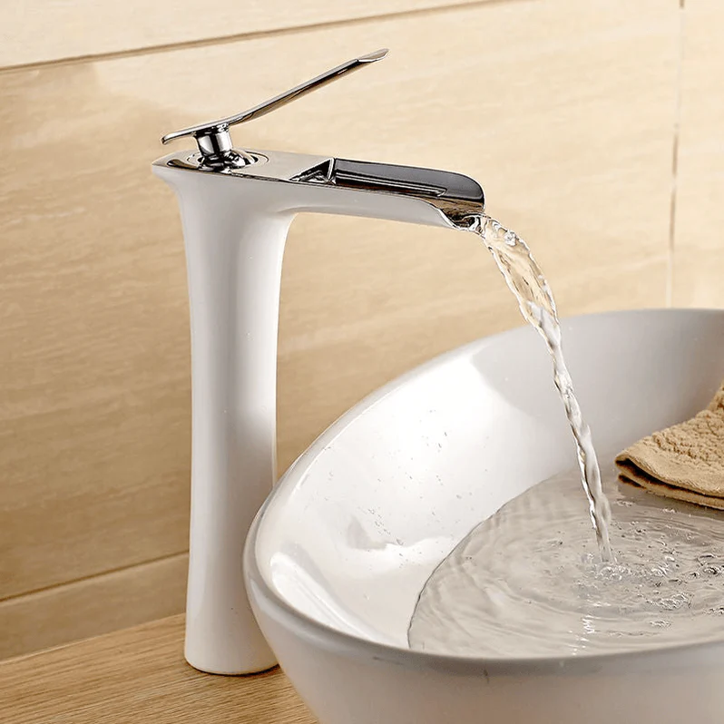 Wastafelkraan - AquaFlow - Modern Ontwerp - Watervaluitloop
