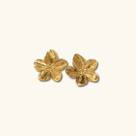 Gouden Bloem Oorbellen - Auroria - Elegante Sieraden Cadeau - Opvallend Bloem Design