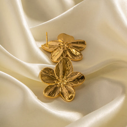 Gouden Bloem Oorbellen - Auroria - Elegante Sieraden Cadeau - Opvallend Bloem Design