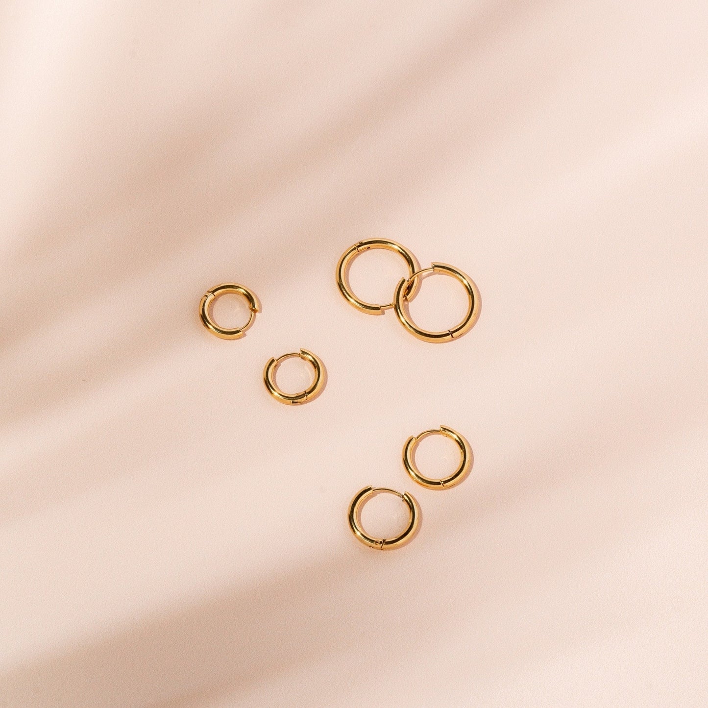 Gouden Hoepeloorbellen - Auréla - Tijdloze Sieraden voor Elke Dag - Elegante Cadeautip