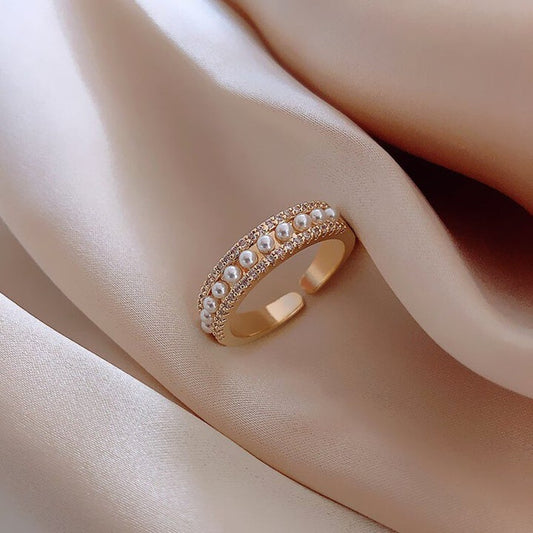 Gouden Parel Ring - Aurevella - Elegante Blikvanger Sieraad - Tijdloos Cadeau voor Haar