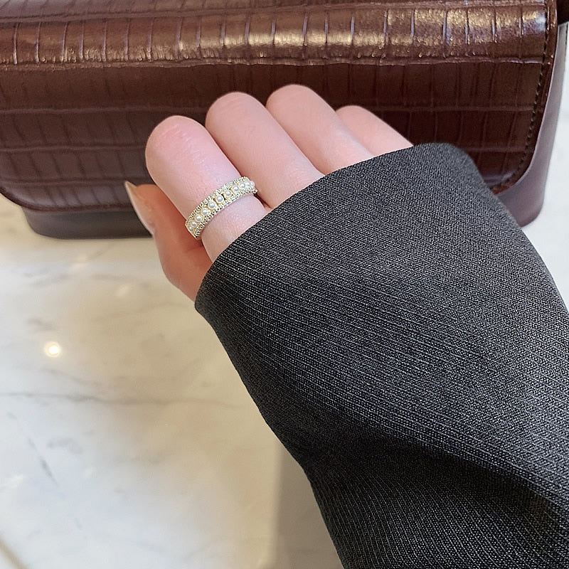 Gouden Parel Ring - Aurevella - Elegante Blikvanger Sieraad - Tijdloos Cadeau voor Haar