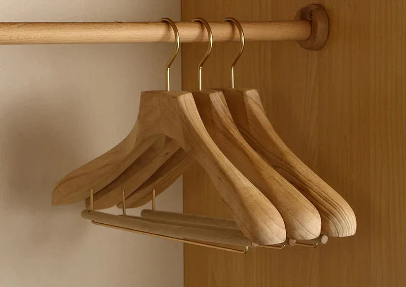 Kledinghangers - WoodEase - Premium Kamferhout - Brede Schouders