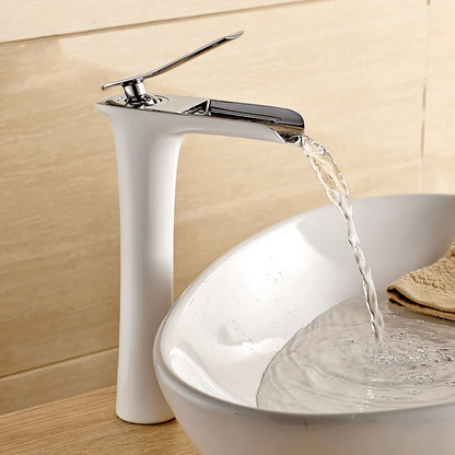 Wastafelkraan - AquaFlow - Modern Ontwerp - Watervaluitloop