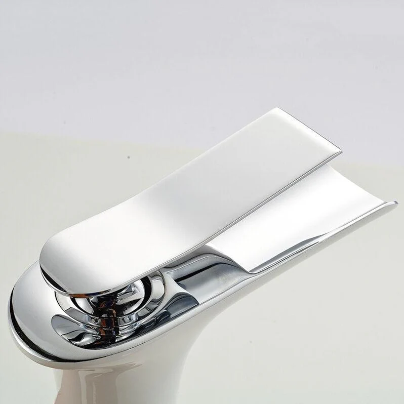 Wastafelkraan - AquaFlow - Modern Ontwerp - Watervaluitloop