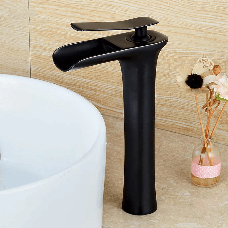 Wastafelkraan - AquaFlow - Modern Ontwerp - Watervaluitloop