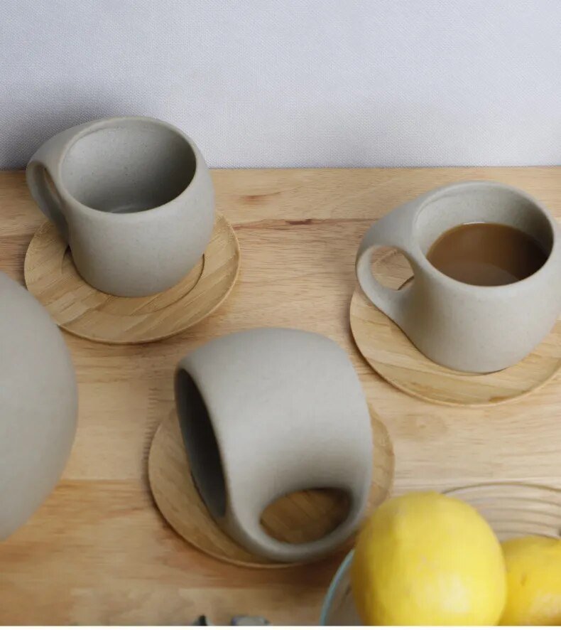Koffiekop Set - RetroCups - Keramisch Design - Klassieke Schotel