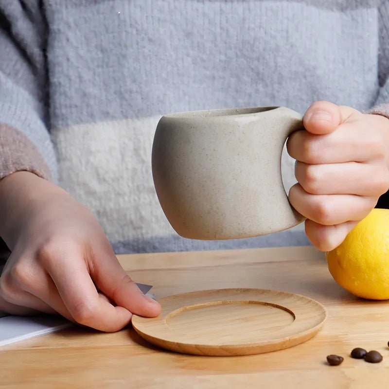 Koffiekop Set - RetroCups - Keramisch Design - Klassieke Schotel