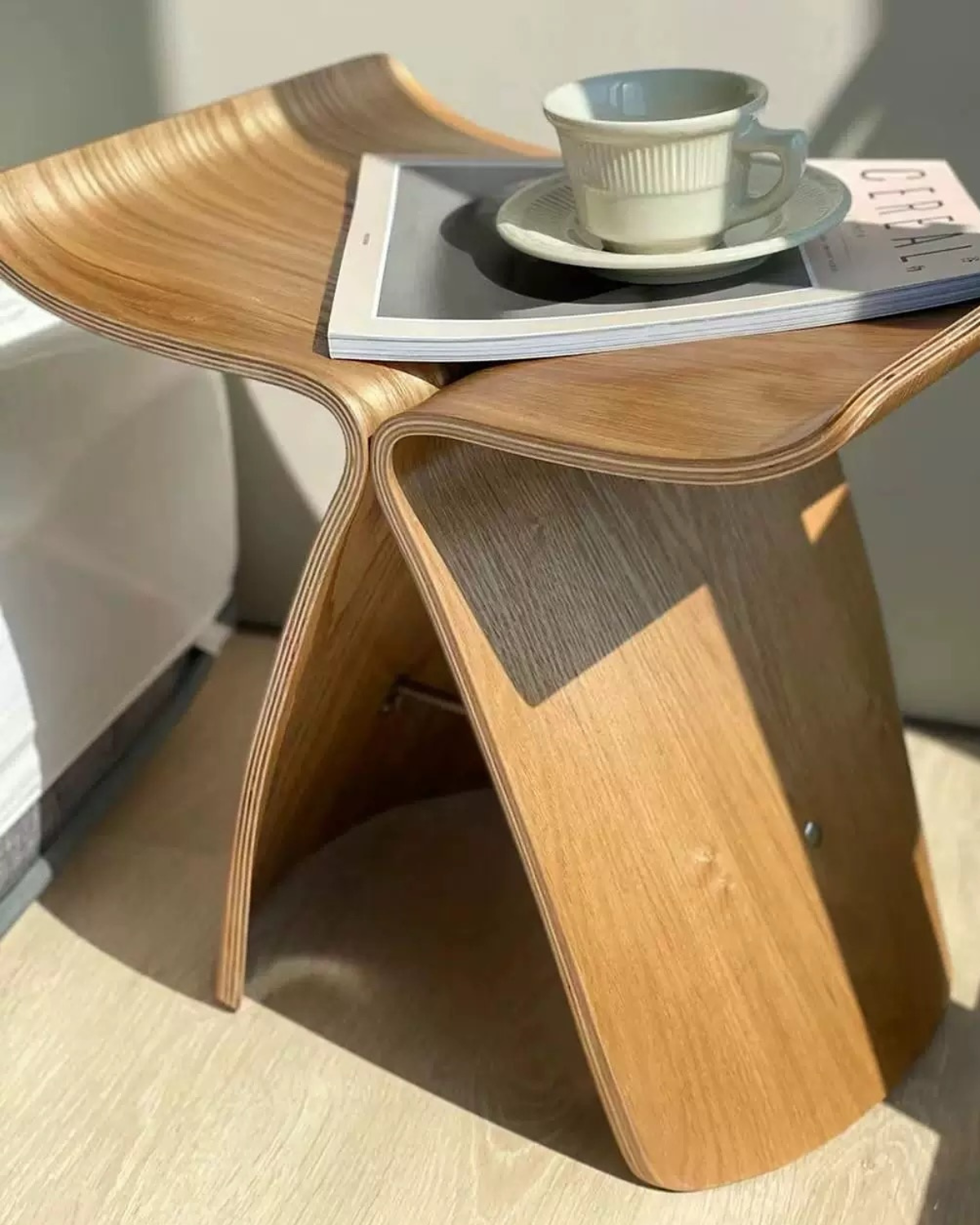 Bijzettafel - EleganceWood - Vintage Design - Vlinder Vorm